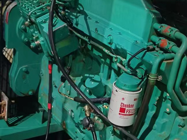 镇赉如何确定新的发电机组控制系统是否与原系统兼容？